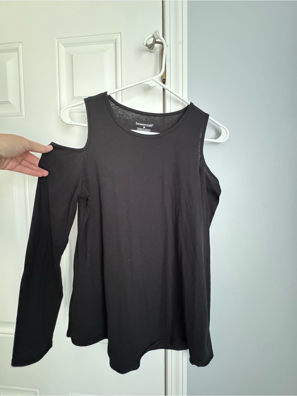 Women's Black Cold-Shoulder Long Sleeve Top